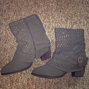Ankle/mid calf high boots
